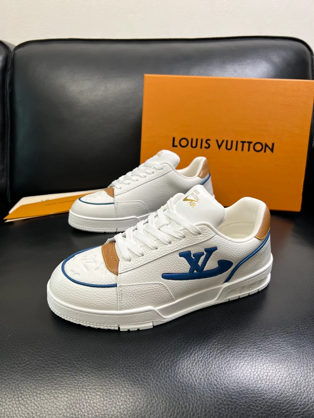 Men's shoes 💰840 Lv high quality top crafts Louis Vuitton, sports sneakers counter synchronization, uppers imported from Italy, high-quality splicing colorful complex crafts, imported mesh pads soft and comfortable, soles: original soles specially provided by the original factory, T men's shoes 💰U exclusive movable molded soles super comfortable, original factory single goods, code number 39-44 (customized 38 45)